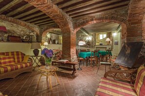 Interior - Villa Byni - Luxury Villa in Tuscany (Lucca)