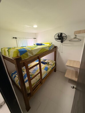 Căn hộ dành cho gia đình, 2 phòng ngủ | Bàn ủi/dụng cụ ủi quần áo, truy cập Internet không dây miễn phí 