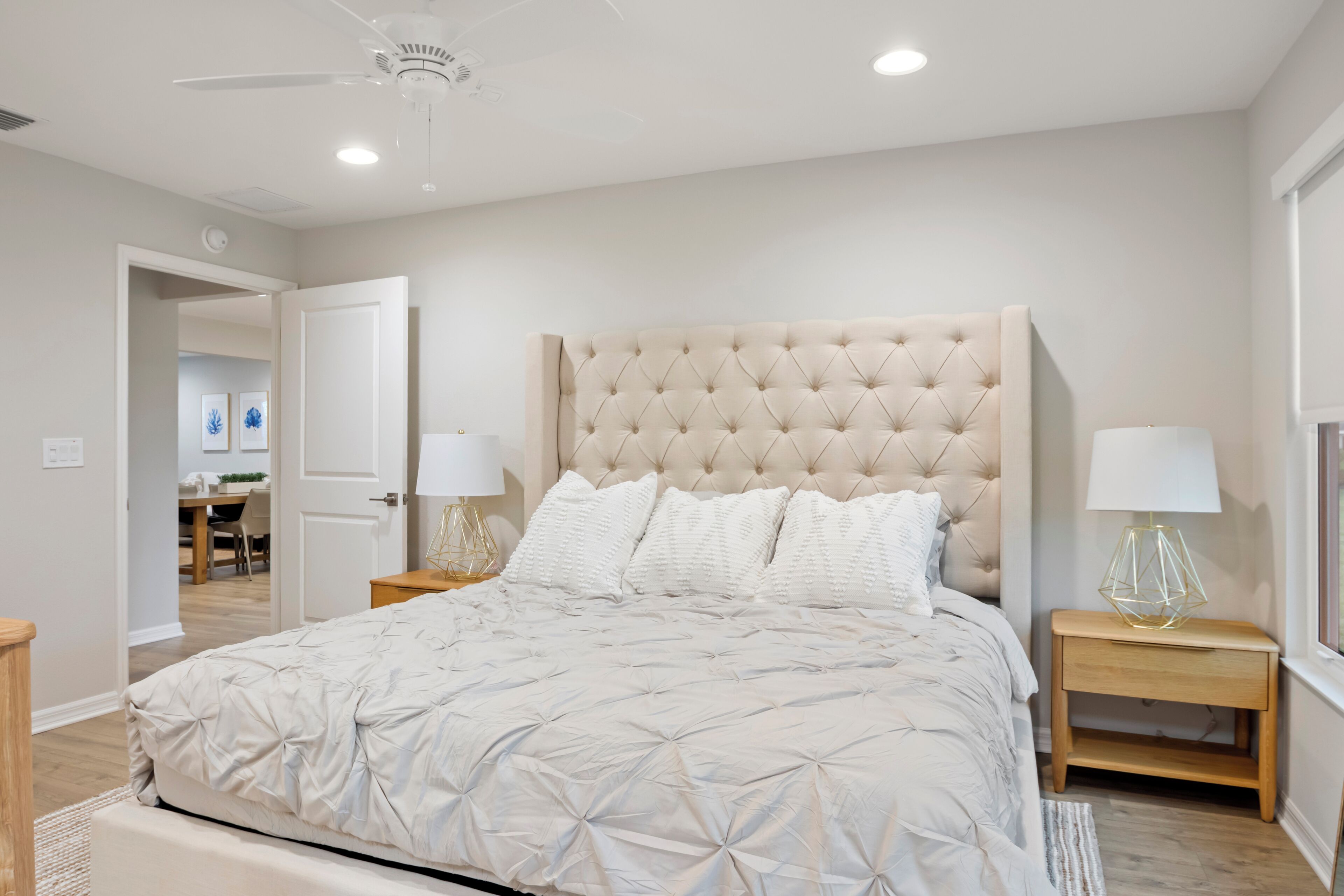 3 chambres, fer et planche à repasser, Wi-Fi, draps fournis