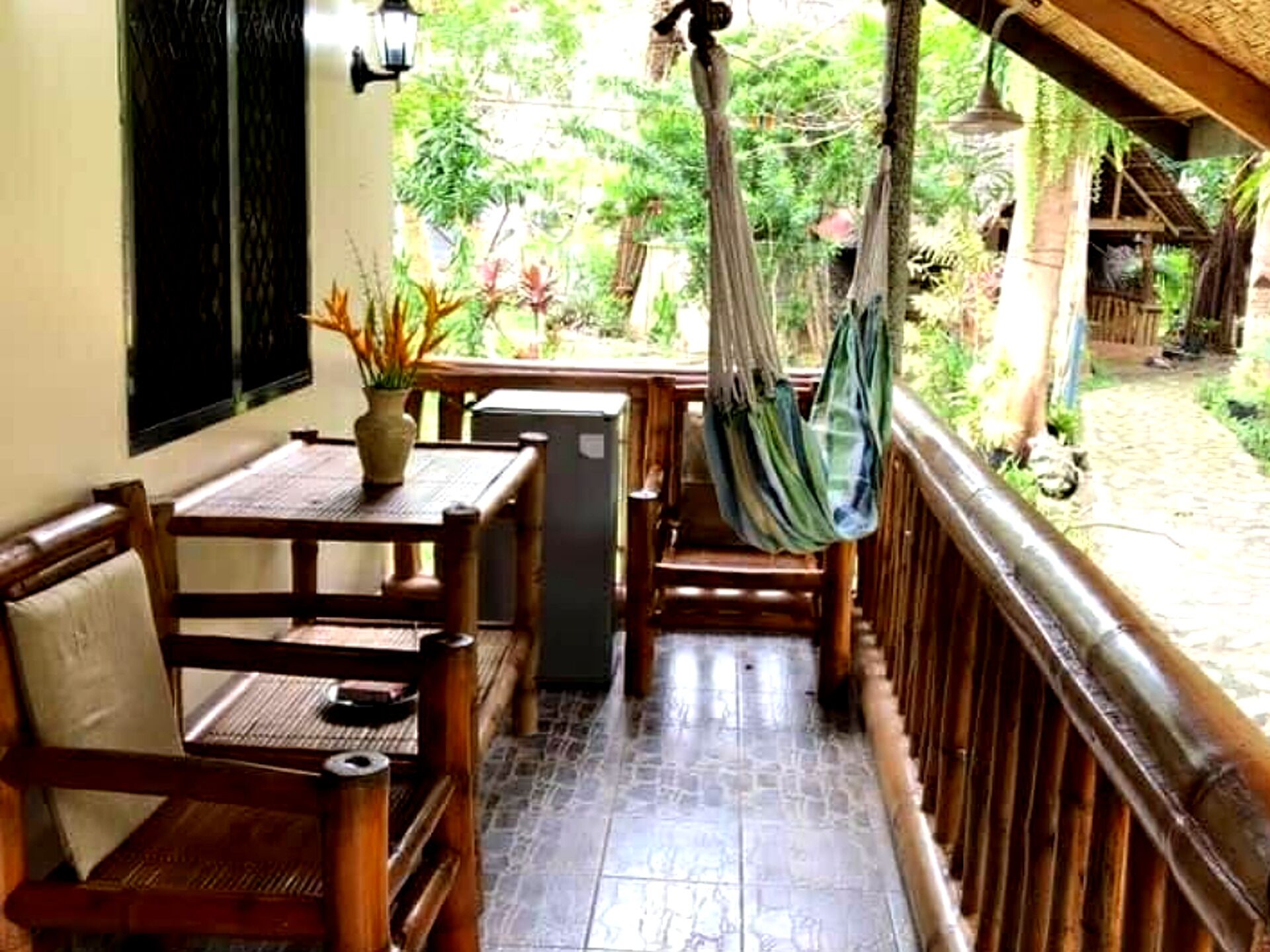 スタンダード コテージ | 屋外ダイニングエリア