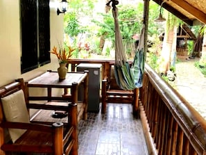 Standard Cottage | Outdoor dining - Bananaland Cottages (Panglao)