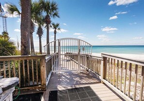 Property grounds - Hidden Luxury 703-Gulf-Front Luxury-Sleeps 10 (Panama City)