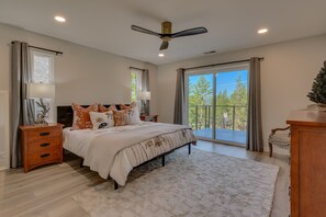 Iron/ironing board, travel cot, WiFi, bed sheets - Cozy Fireplace, Epic Views & Outdoor Grill Nights: Heavenly Hideaway (South Lake Tahoe)