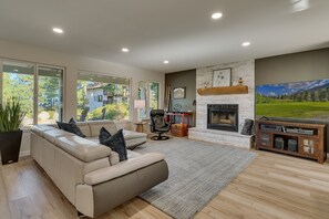 TV, fireplace, stereo - Cozy Fireplace, Epic Views & Outdoor Grill Nights: Heavenly Hideaway (South Lake Tahoe)