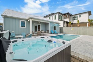 A heated pool - Pool | Walk to Beach | Oleander Breeze | Golf Cart | Panama City Beach (Panama City Beach)