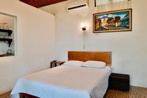 1 dormitorio, escritorio, tabla de planchar con plancha y wifi gratis