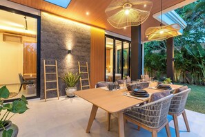 Deluxe Villa, Garden View | Outdoor dining - Tropical Villa Raya (Ungasan)