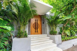 Property grounds - Tropical Villa Raya (Ungasan)