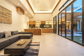 Deluxe Villa, Garden View | Living area - Tropical Villa Raya (Ungasan)