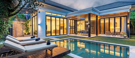 Deluxe Villa, Garden View | Pool | Outdoor pool