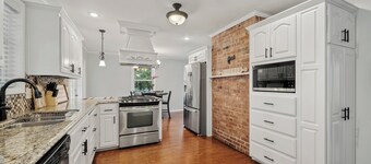 Charming 3-bedroom house in tranquil Fort Smith with AC