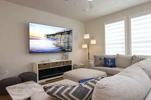 Smart TV - Parking. Short Uber Ride. Townhouse in Annapolis! 3 Miles from USNA and Downtown (Annapolis)