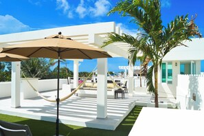 Terrace/patio - New Downtown penthouse, with beautiful ocean view! (Isla Mujeres)