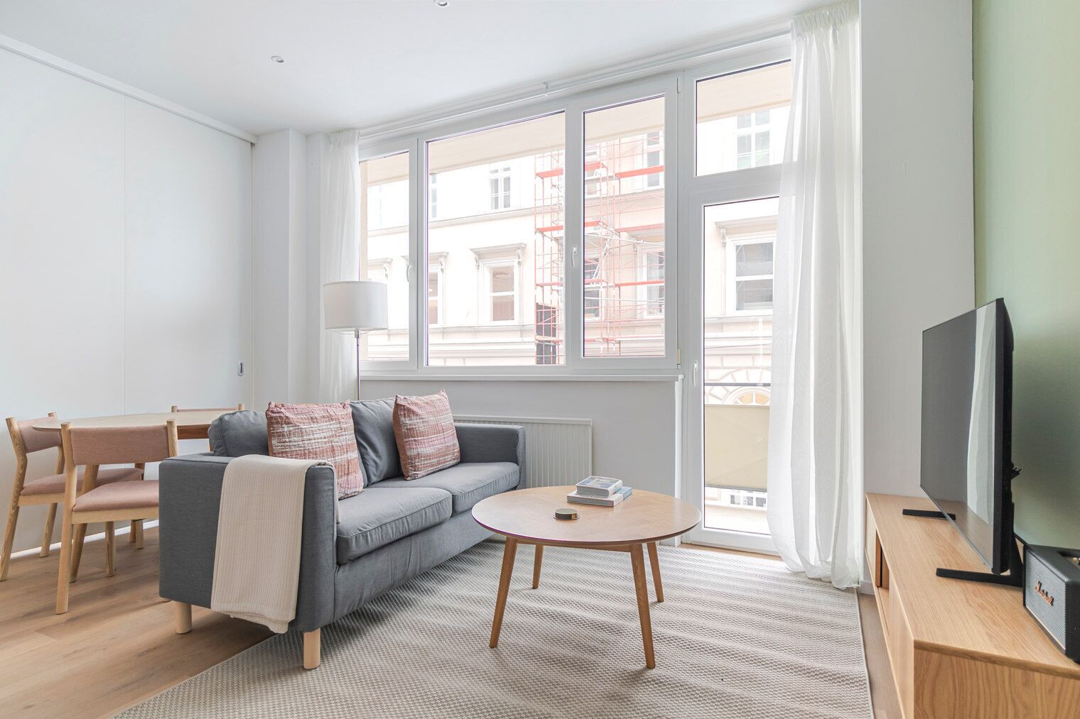 Fernseher, Stereoanlage