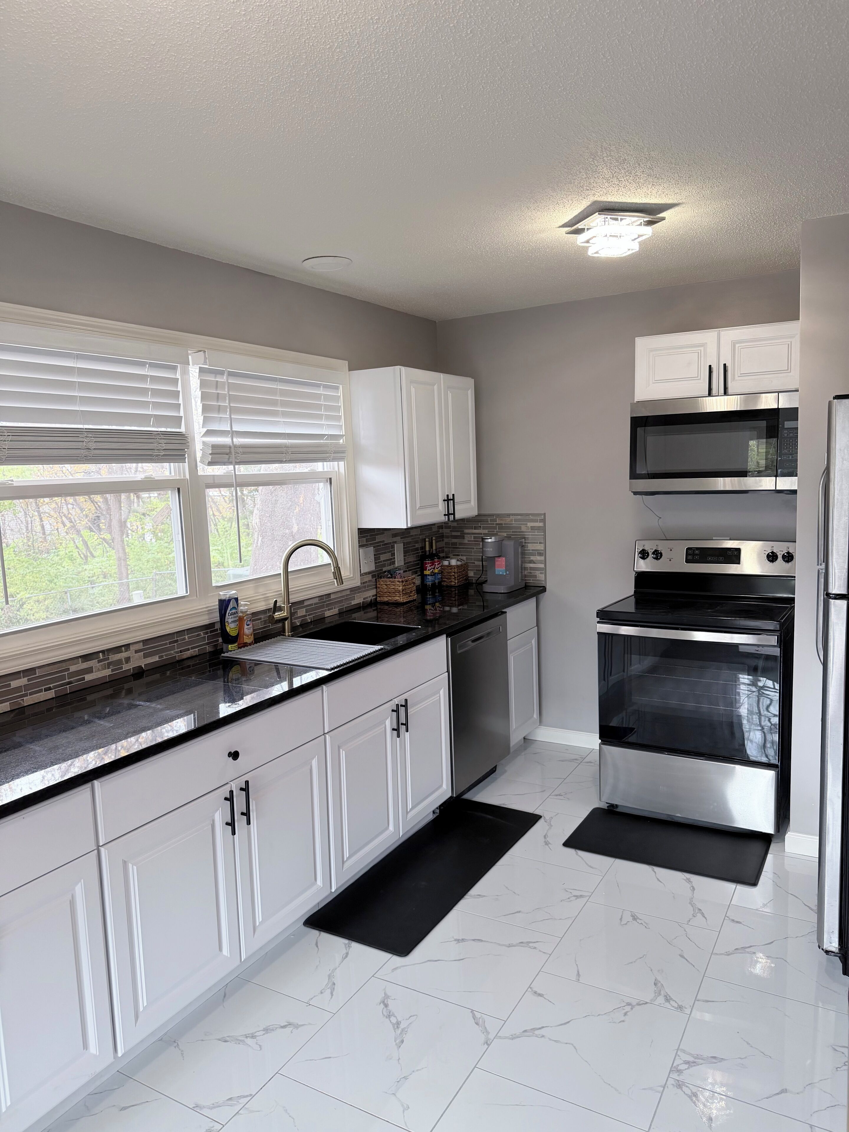 Mikroaaltouuni, uuni, liesi, astianpesukone