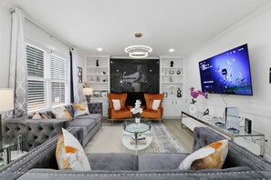 TV connectée, cheminée, jeux vidéo