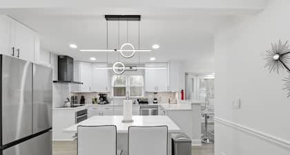 Elegant 4BR Home in Grayson-Cozy, Modern & Relaxing Stay.