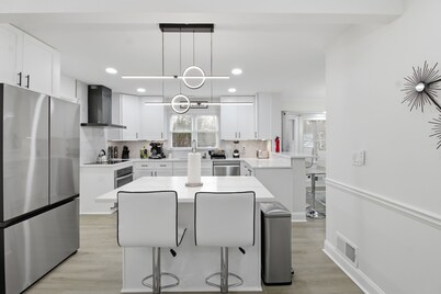 Elegant 4BR Home in Grayson-Cozy, Modern & Relaxing Stay.