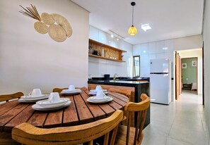 Dining - Cozy beach house ideal for families (Japaratinga)