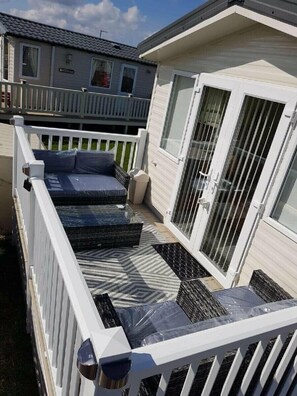 Terrace/patio - Ty Mawr Holiday Park - Holiday Accommodation 9766 (Abergele)