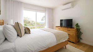 5 Schlafzimmer, Schreibtisch, Bügeleisen/Bügelbrett, WLAN