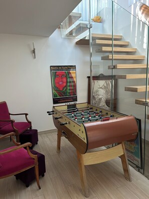 Games room - Sea view of the golf of St Tropez contemporary villa garden terraces quiet (Grimaud)