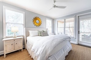 Silitysrauta/-lauta, ilmainen Wi-Fi, vuodevaatteet