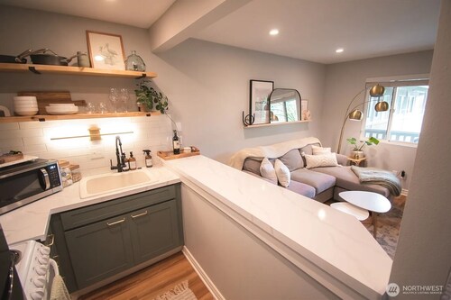 Peaceful 1-bedroom condo in charming Friday Harbor