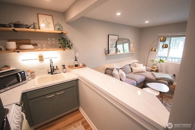 Peaceful 1-bedroom condo in charming Friday Harbor