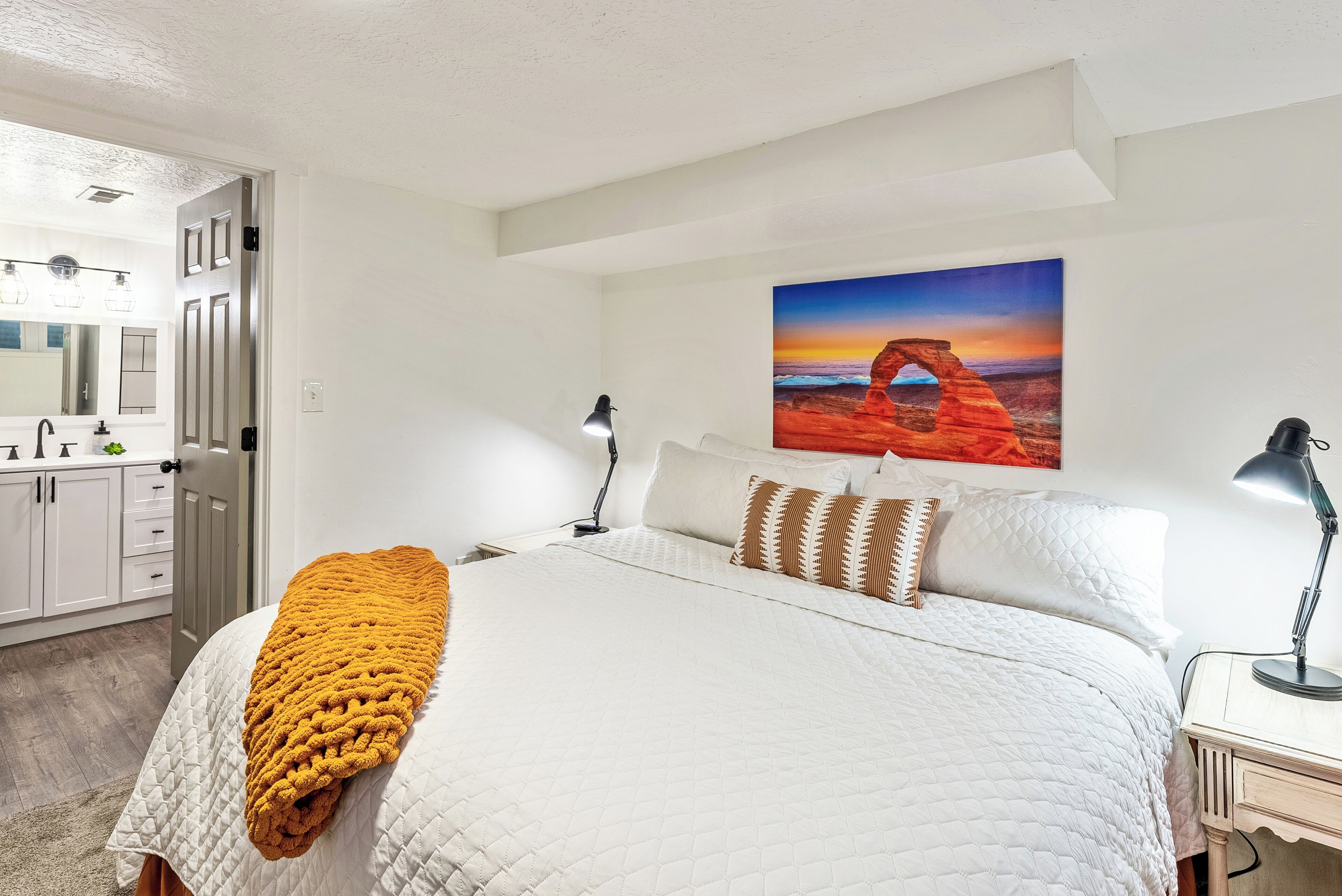 3 soveværelser, skrivebord, strygejern/strygebræt, weekendseng