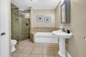 Douche, serviettes fournies