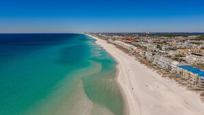 On the beach - Honeymoon Studio* Directly On Sand* Sunchase 3B (Miramar Beach)