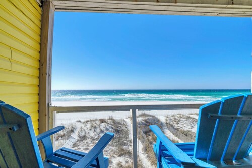 Sunchase 7A - Directly On The Beach! Sleeps 8-Walk to Restaurants, AMAZING VIEWS!