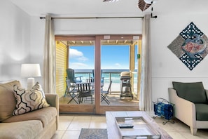 TV - Sunchase 7A - Directly On The Beach! Sleeps 8-Walk to Restaurants, AMAZING VIEWS! (Miramar Beach)