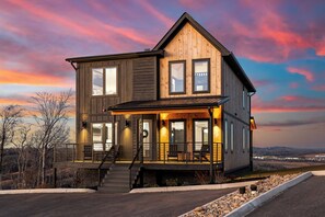 Exterior detail - Earth Lodge: Luxe Mountain Retreat with Indoor Pool, Views and Fire Pit (Sevierville)