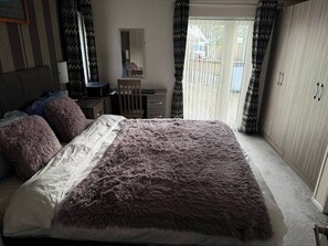 2 Schlafzimmer, Bügeleisen/Bügelbrett, WLAN, Bettwäsche