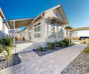 Terrace/patio - Shared Pools, Boardwalk to the Beach (Port Aransas)