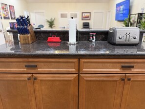 Lobby - Modern Country Home Near Devil’s Den, Blue Grotto, Ocala & University of Florida (Williston)