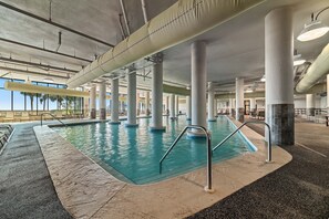 Piscina coperta, una piscina riscaldata