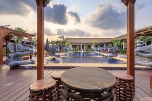 Outdoor pool, pool umbrellas - Baankiangnam Pattaya (Bang Lamung)