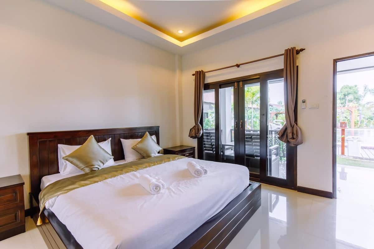 Standard Triple Room, Pool View