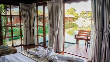 Desk, blackout curtains, iron/ironing board, free WiFi