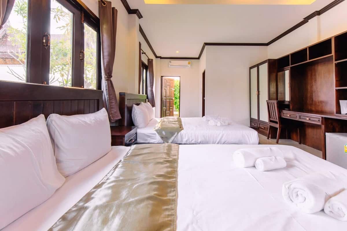 Family Quadruple Room, Pool View