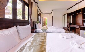 Desk, blackout drapes, iron/ironing board, free WiFi - Baankiangnam Pattaya (Pattaya)