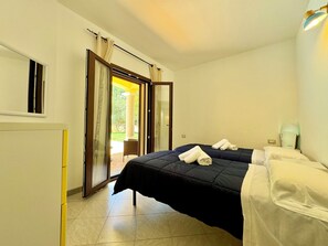 Room - " Villa with pool Luxury " (Cardedu)