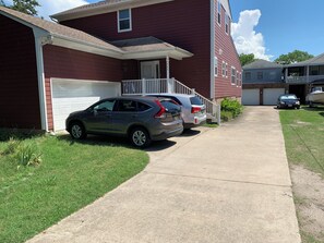 Property grounds - Superb 4-bedroom house with AC in adorable Norfolk neighborhood - 30 Day Listing (Norfolk)