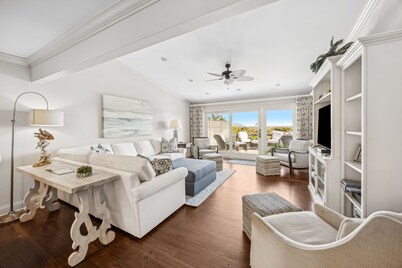 Oceanfront Pet-Friendly Retreat w/ Private Courtyard