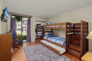 3 bedrooms, iron/ironing board, free WiFi, bed sheets - Beachfront Ground-Floor 3BR Condo w/ Pool, Hot Tub & Tennis Court (South Padre Island)