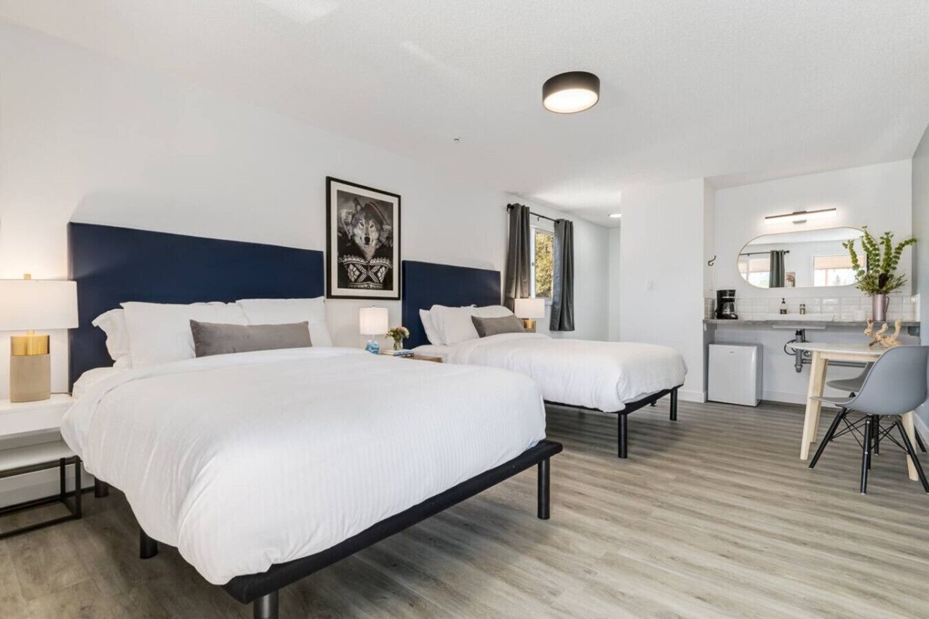 Iron/ironing board, free WiFi, bed sheets