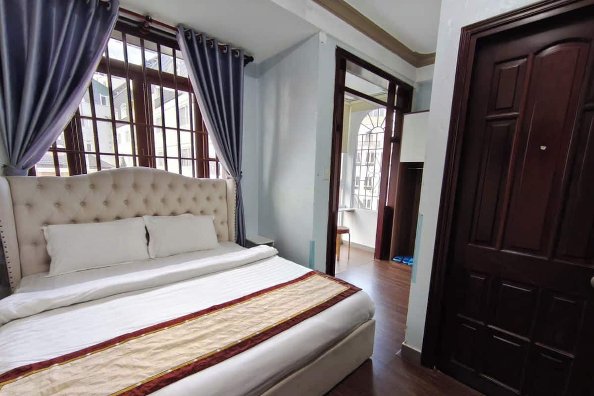 Phòng đôi Deluxe, quang cảnh thành phố | Màn/rèm cản sáng, phòng cách âm, bàn ủi/dụng cụ ủi quần áo 
